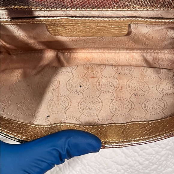 MICHAEL Michael Kors - Sutton Buckle Clutch in Metallic Gold Leather - Picture 12 of 13